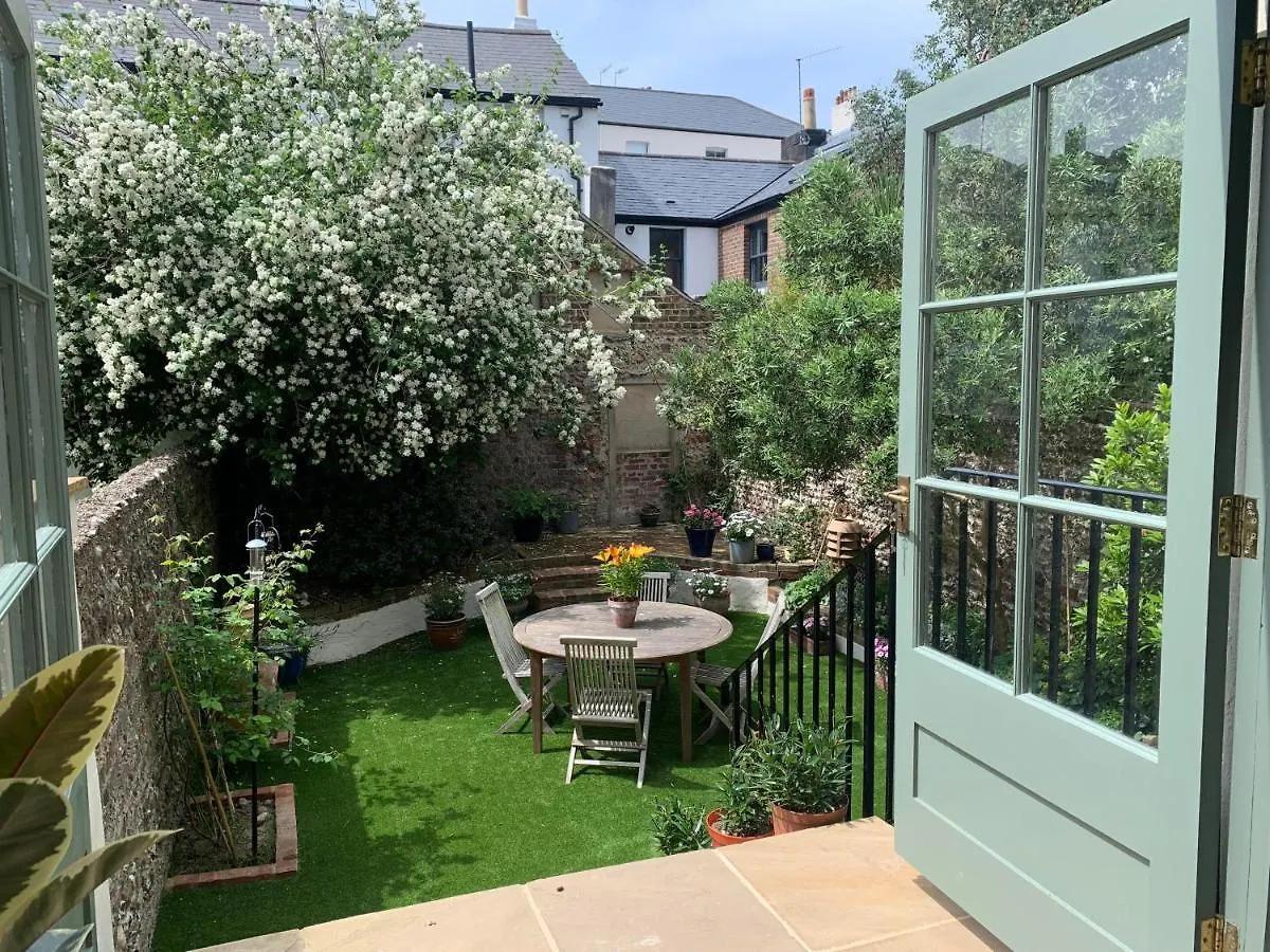 Lansdowne House Hove Bed & Breakfast