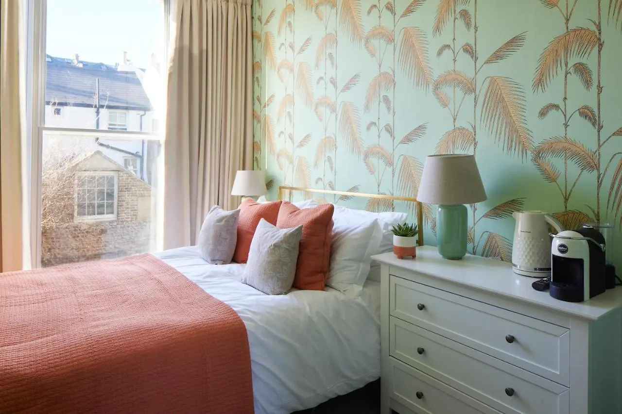 Lansdowne House Hove Bed & Breakfast