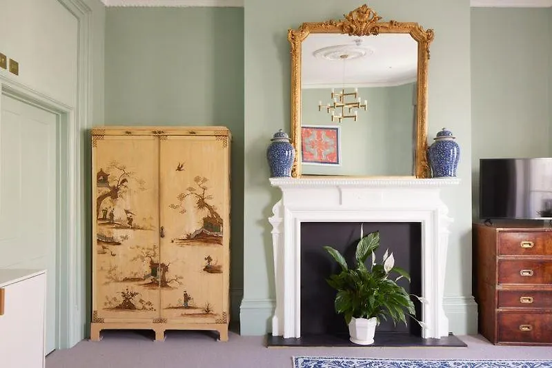 Lansdowne House Hove Bed & Breakfast